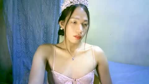 Snapshot of urpinaylovelyjuliaxxx chatting on January 31, 1:02 pm queen julia not into CHEAPGUY online show from January 31, 1:02 pm