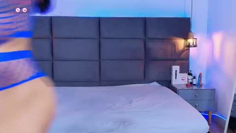 valentino moon online show from November 3, 3:49 am