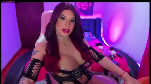 Snapshot of valeri_hilton chatting on October 2, 1:50 am valeri_hilton online show from October 2, 1:50 am