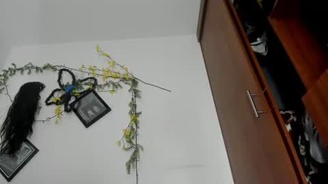 valery_honey_ online show from July 25, 6:17 pm