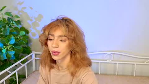 Snapshot of vanessa__ray chatting on October 19, 5:05 pm Vanessa online show from October 19, 5:05 pm