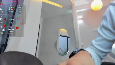 VENUS online show from November 21, 11:55 am