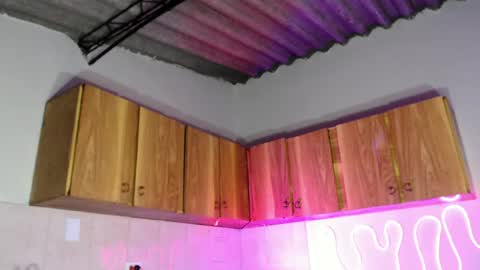violeta_r_01 online show from June 20, 5:10 am