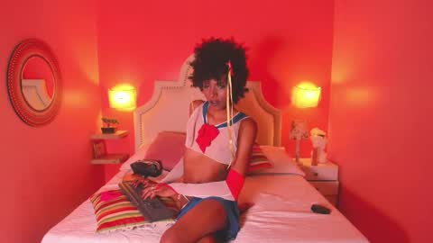 V I O L E T T E  online show from October 20, 9:18 pm