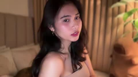CHRISTINE online show from April 26, 2:37 pm
