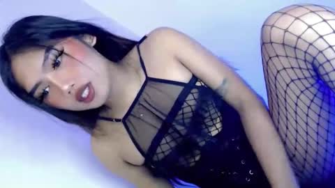 Snapshot of willing_and_wet chatting on October 13, 9:48 pm LE XI online show from October 13, 9:48 pm