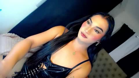 x_aurorascent online show from November 21, 3:02 pm