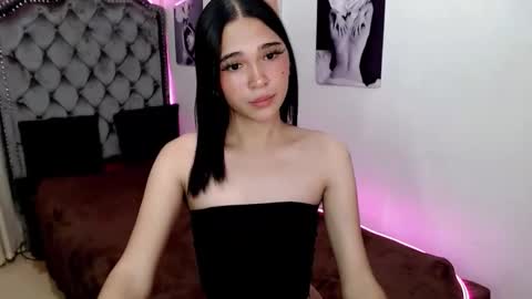 xairah_doux online show from October 25, 3:23 am