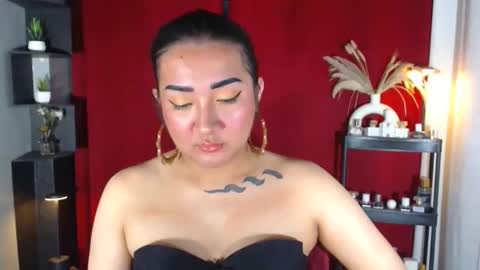 Snapshot of xasianempressx chatting on October 13, 9:15 pm Nira NOT INTO CHEAP GUYS online show from October 13, 9:15 pm