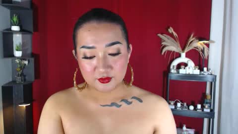 Snapshot of xasianempressx chatting on October 16, 11:37 pm Nira NOT INTO CHEAP GUYS online show from October 16, 11:37 pm