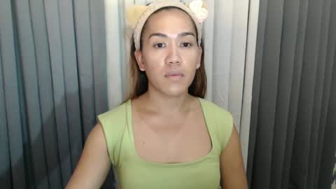 GWEN THOMPSON .......   online show from January 11, 9:36 am