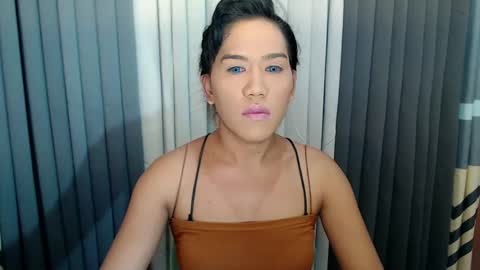 GWEN THOMPSON .......   online show from January 26, 7:41 pm