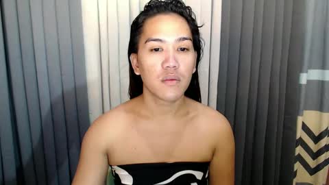 GWEN THOMPSON .......   online show from January 31, 4:14 am