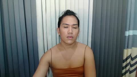 GWEN THOMPSON .......   online show from March 1, 12:23 pm