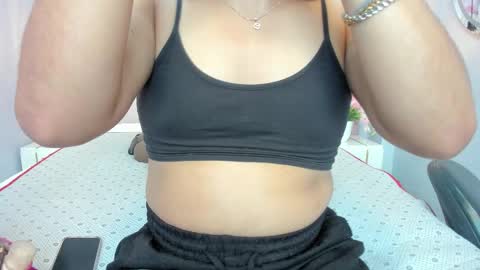 Snapshot of ximenahott_ chatting on October 17, 3:26 pm Yoy online show from October 17, 3:26 pm