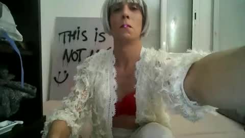 Snapshot of xlecram chatting on December 25, 4:32 pm Wendy online show from December 25, 4:32 pm