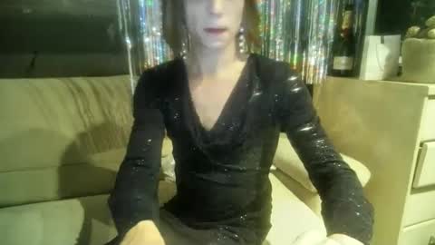 Snapshot of xlecram chatting on January 4, 7:23 pm Wendy online show from January 4, 7:23 pm