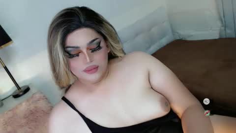 Snapshot of xsabbylicious69 chatting on October 18, 10:19 am xsabbylicious69 online show from October 18, 10:19 am