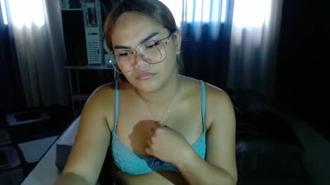 Kylie Smith online show from April 11, 7:45 am