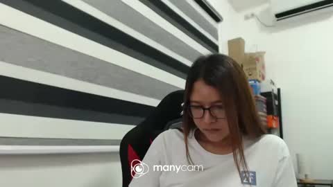 Snapshot of xxmonsterbigcockxx chatting on January 24, 1:47 pm Kaycee online show from January 24, 1:47 pm