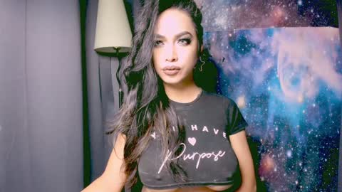 Lara online show from January 6, 5:06 pm