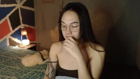 Snapshot of xxxsexydollxxx chatting on February 23, 12:19 am Melissa online show from February 23, 12:19 am