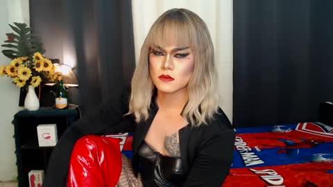 Snapshot of xyournightmarequeenx chatting on December 20, 7:07 pm QueenMarina online show from December 20, 7:07 pm