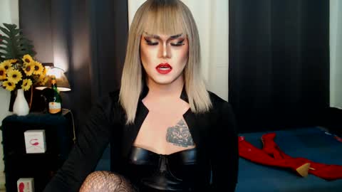 Snapshot of xyournightmarequeenx chatting on February 24, 2:37 pm QueenMarina online show from February 24, 2:37 pm