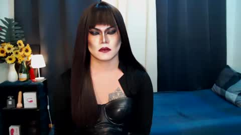 Snapshot of xyournightmarequeenx chatting on September 9, 5:56 pm QueenMarina online show from September 9, 5:56 pm