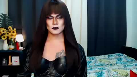 Snapshot of xyournightmarequeenx chatting on September 19, 8:36 pm QueenMarina online show from September 19, 8:36 pm