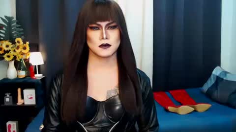 Snapshot of xyournightmarequeenx chatting on October 3, 10:15 am QueenMarina online show from October 3, 10:15 am