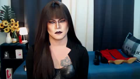 Snapshot of xyournightmarequeenx chatting on October 10, 2:40 pm QueenMarina online show from October 10, 2:40 pm