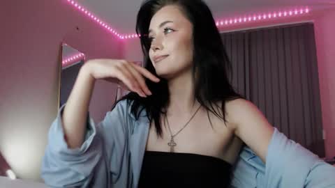 Yami online show from June 18, 7:07 pm