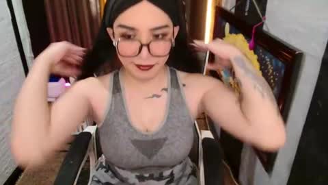 yassiered online show from July 15, 8:52 am