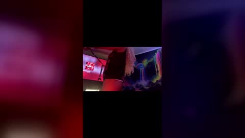 Ella Ts online show from April 25, 6:39 am