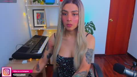 yeriawaddell  online show from December 25, 3:06 pm