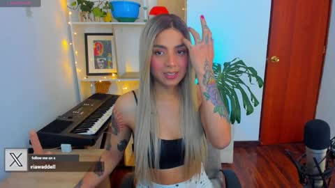 yeriawaddell  online show from December 30, 5:34 pm