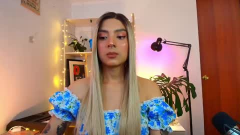 yeriawaddell  online show from January 31, 12:28 am