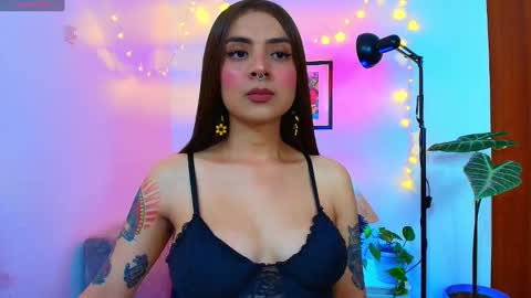 yeriawaddell  online show from February 21, 11:32 pm