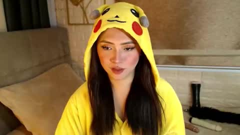 JEN  online show from January 11, 12:56 pm