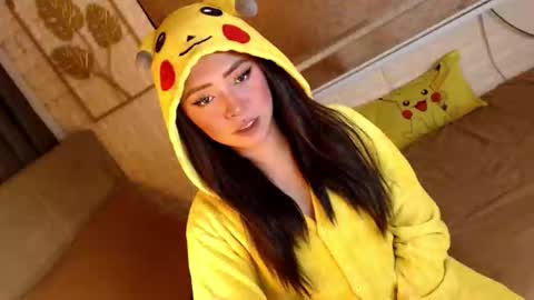 JEN  online show from March 1, 1:17 pm