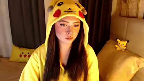 JEN  online show from April 9, 7:03 am