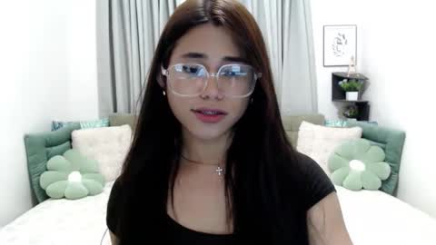 yourprettyblythe_ts online show from December 22, 8:30 am