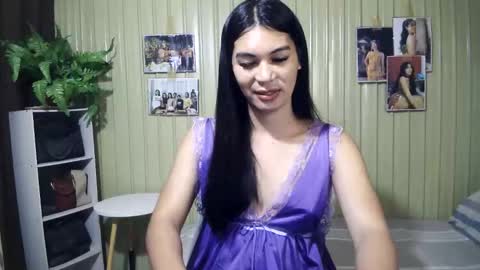 yoursubmissive_larah online show from March 22, 2:43 pm