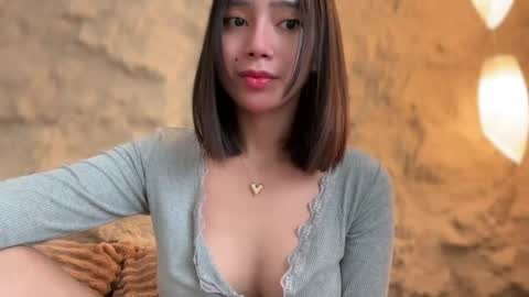 YowgineTheGreat online show from March 11, 5:55 am