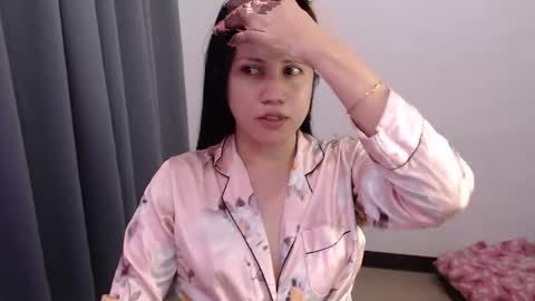 Snapshot of yumi_white chatting on March 9, 2:10 pm yumi online show from March 9, 2:10 pm
