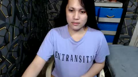 Snapshot of yumi_white chatting on October 1, 3:23 pm yumi online show from October 1, 3:23 pm