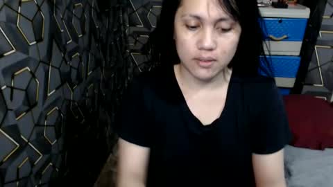 Snapshot of yumi_white chatting on October 12, 7:44 am yumi online show from October 12, 7:44 am