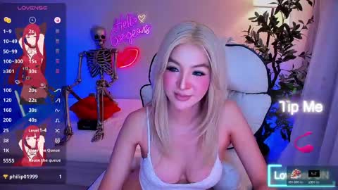 Snapshot of yurasiand0ll chatting on October 12, 1:52 am Sasa online show from October 12, 1:52 am