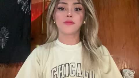 Miss Cali online show from March 8, 8:01 pm